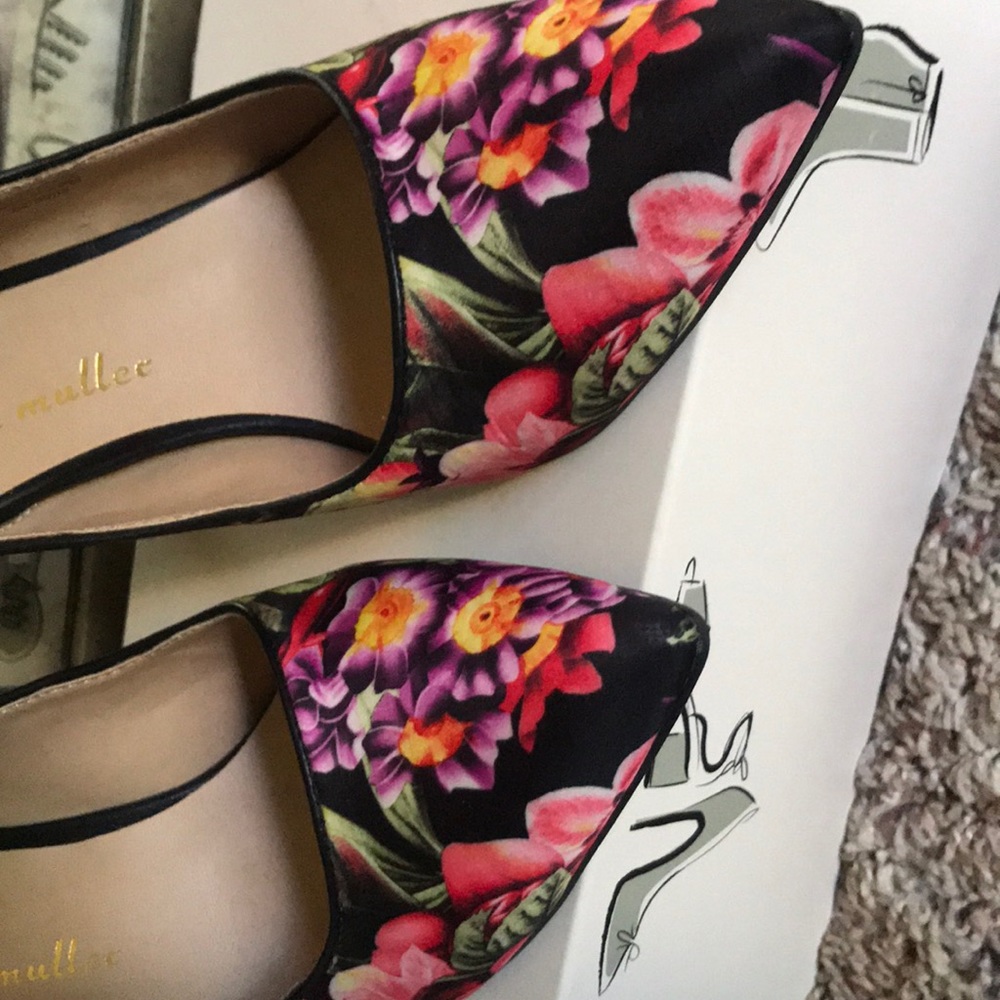 Great condition Multi-Colored Flower Heels. - Picture 2 of 7